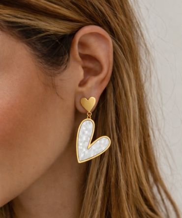 Złote kolczyki z masą perłową - Hearts
