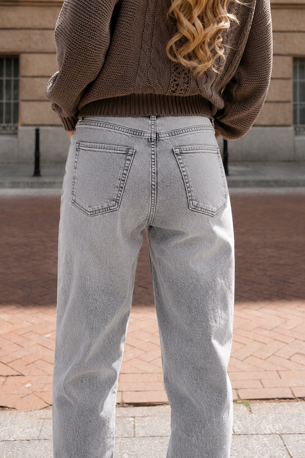Spodnie jeansy mom fit z wysokim stanem - Grey - obrazek 3